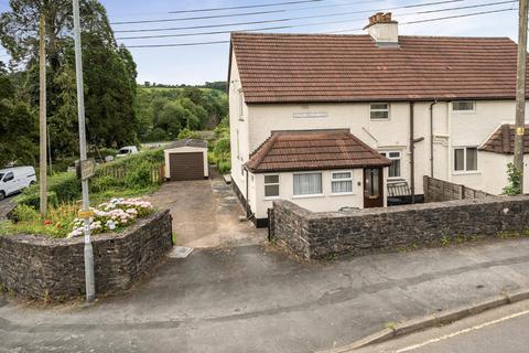 3 bed property, in South Molton Road, £225,000