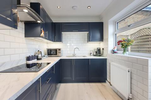 2 bed property, in Painters Ash Lane, £375,000