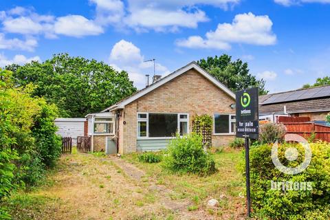 2 bed property, in Willow Place, £250,000