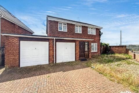 4 bed property, in Wellgate Road, £375,000