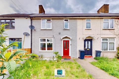 3 bed property, in Woodward Road, £395,000
