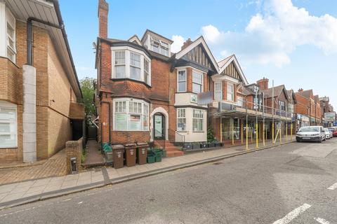 1 bed property, in London Road, £325,000