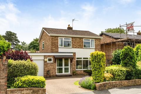 3 bed property, in Fenbrook Close, £535,000
