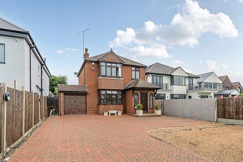 4 bed property, in Birchwood Road, £950,000