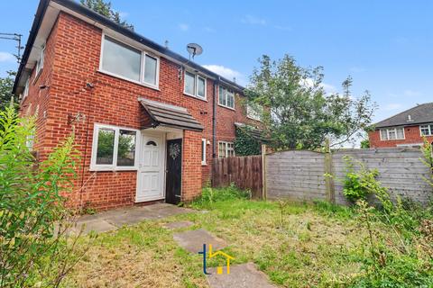 1 bed property, in Longhurst Close, £140,000