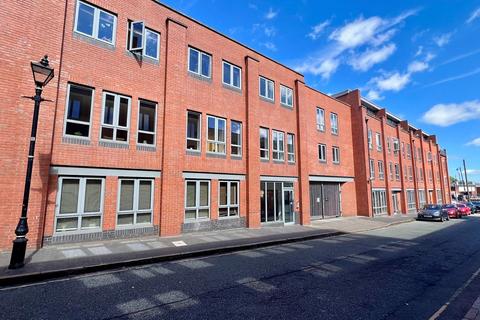 2 bed property, in Northwood Street, £100,000