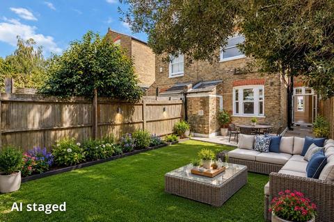 1 bed property, in Manchuria Road, £625,000