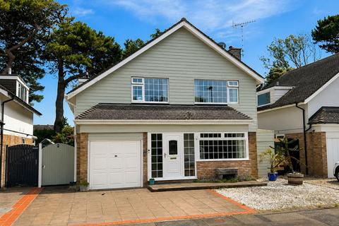 4 bed property, in Ceres Place, £499,950