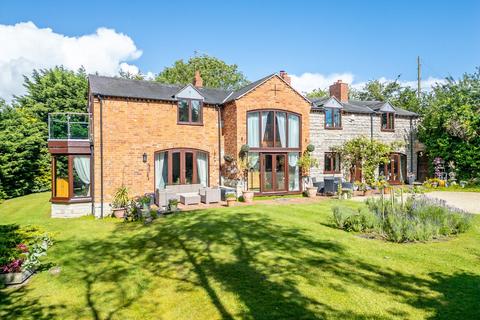 3 bed property, in 1 Stratford Road, £700,000