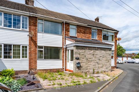 3 bed property, in Northwood Road, £160,000