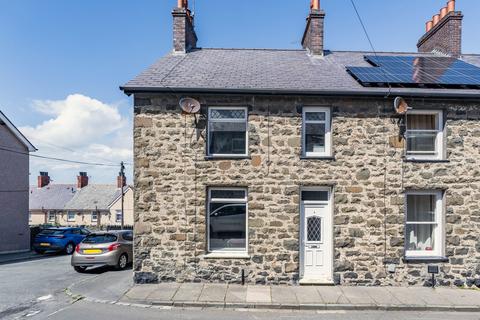 3 bed property, in Erasmus Street, £160,000