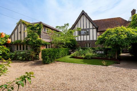 6 bed property, in Elmstone Lane, £1,200,000