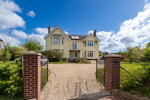 5 bed property, in Penybryn, £850,000