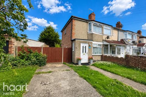 2 bed property, in Fredora Avenue, £440,000
