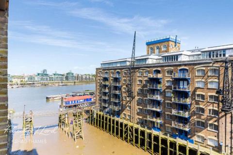 1 bed property, in New Concordia Wharf, £525,000
