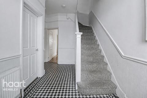 5 bed property, in Wembley, £725,000