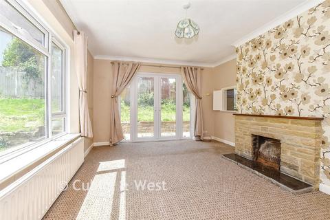 4 bed property, in Green Lane, £460,000