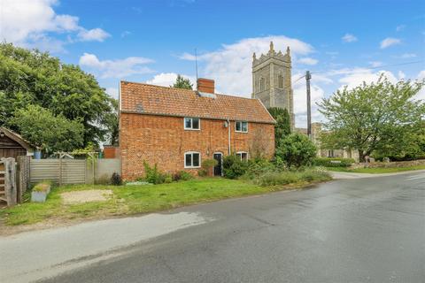 3 bed property, in Church Road, £400,000
