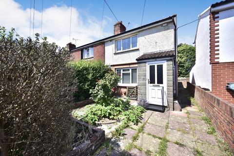 3 bed property, in Grove Road, £180,000