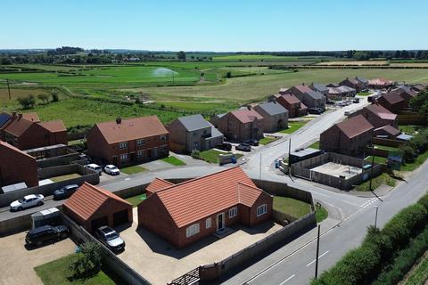 3 bed property, in Doncaster DN10, £650,000