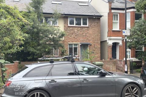 2 bed property, in Pentney Road, £400,000