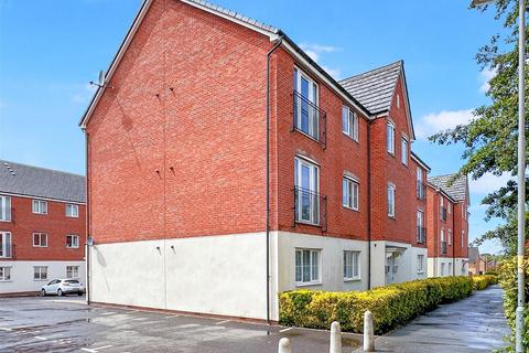 2 bed property, in Cromford Court, £110,000