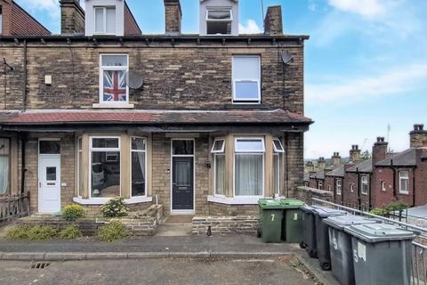 4 bed property, in Lynton Terrace, £255,000