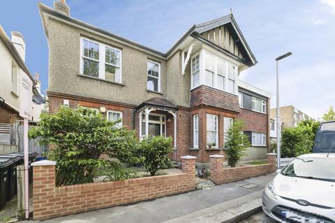 2 bed property, in Glengall Road, £400,000