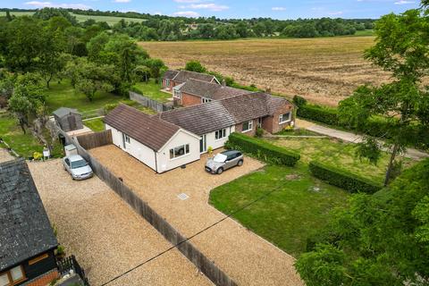 3 bed property, in Button End, £475,000