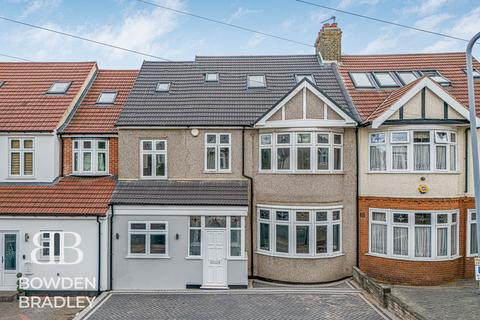 7 bed property, in Rosemary Drive, £950,000
