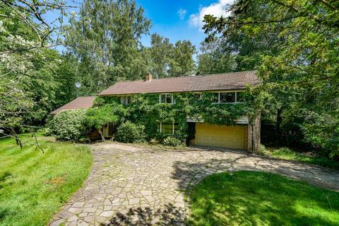 4 bed property, in Oldhill Wood, £975,000