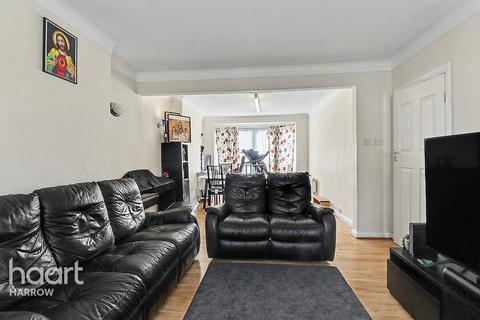 3 bed property, in Portland Crescent, £650,000