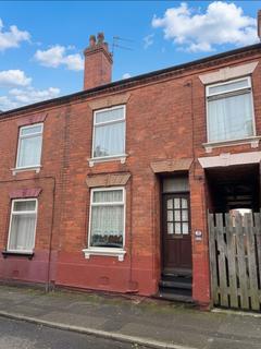 2 bed property, in Cromwell Street, £100,000
