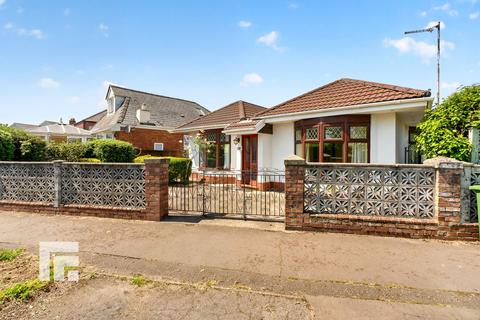 2 bed property, in Keynsham Road, £395,000