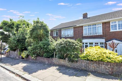 3 bed property, in Gladys Road, £450,000