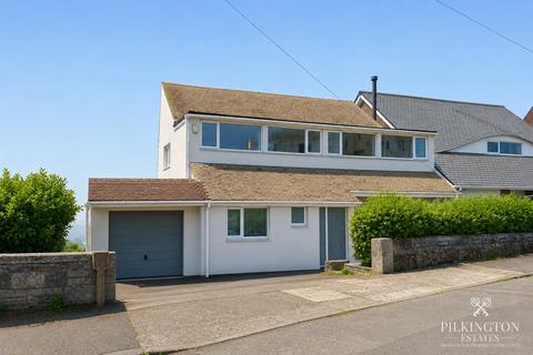 4 bed property, in Plymouth, £600,000