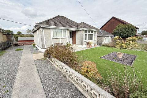 2 bed property, in Glynhir Road, £175,000