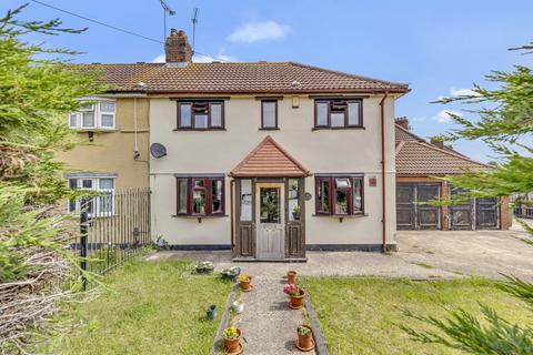 3 bed property, in Bellhouse Road, £475,000
