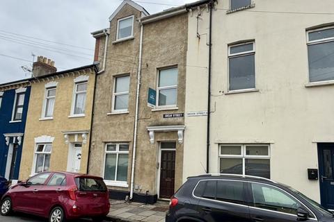 4 bed property, in Green Street, £340,000