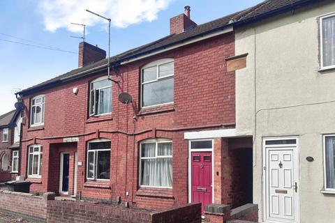 2 bed property, in Ashby Road, £175,000