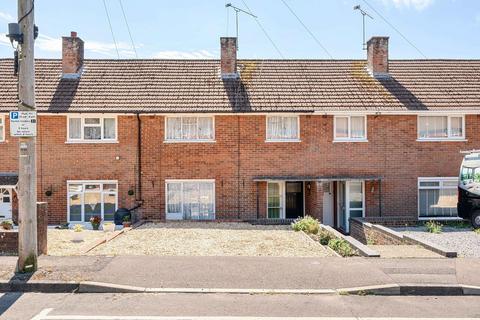 3 bed property, in Fleming Road, £375,000