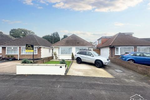 3 bed property, in 29 Wicket Road, £200,000