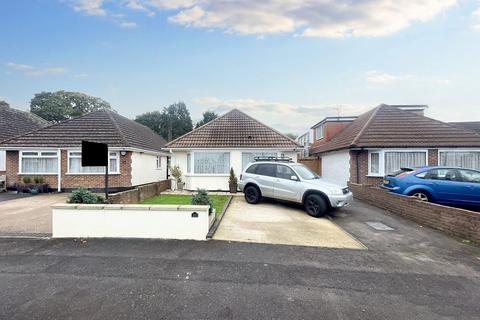 3 bed property, in 29 Wicket Road, £200,000