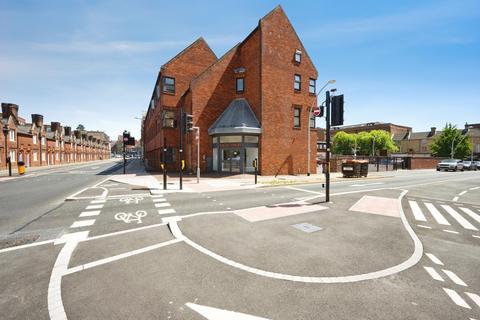 2 bed property, in Harpur Street, £140,000