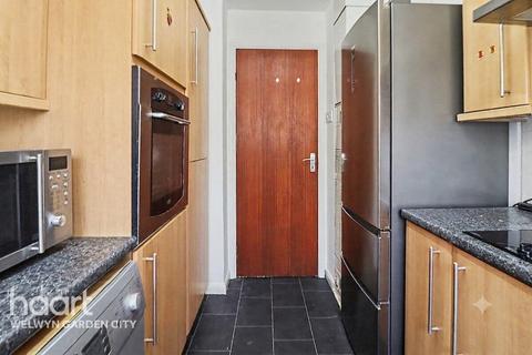 2 bed property, in Birchall Wood, £450,000
