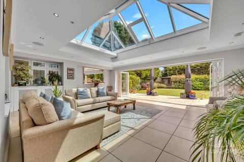 4 bed property, in Brook Road, £900,000