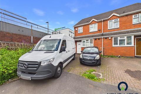 2 bed property, in Kathleen Road, £240,000