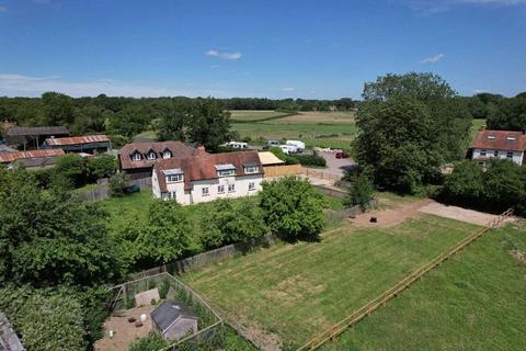 4 bed property, in Church View Cottage, £800,000