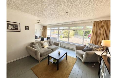 4 bed property, in Gorse Close, £325,000