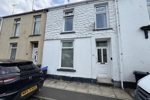 3 bed property, in Union Street, £110,000